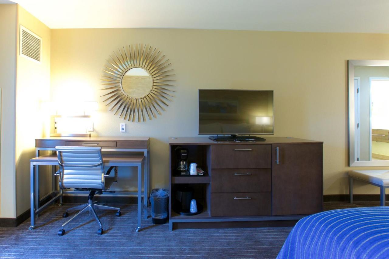 Holiday Inn Express Fargo Sw I94 Medical Center, An Ihg Hotel Extérieur photo