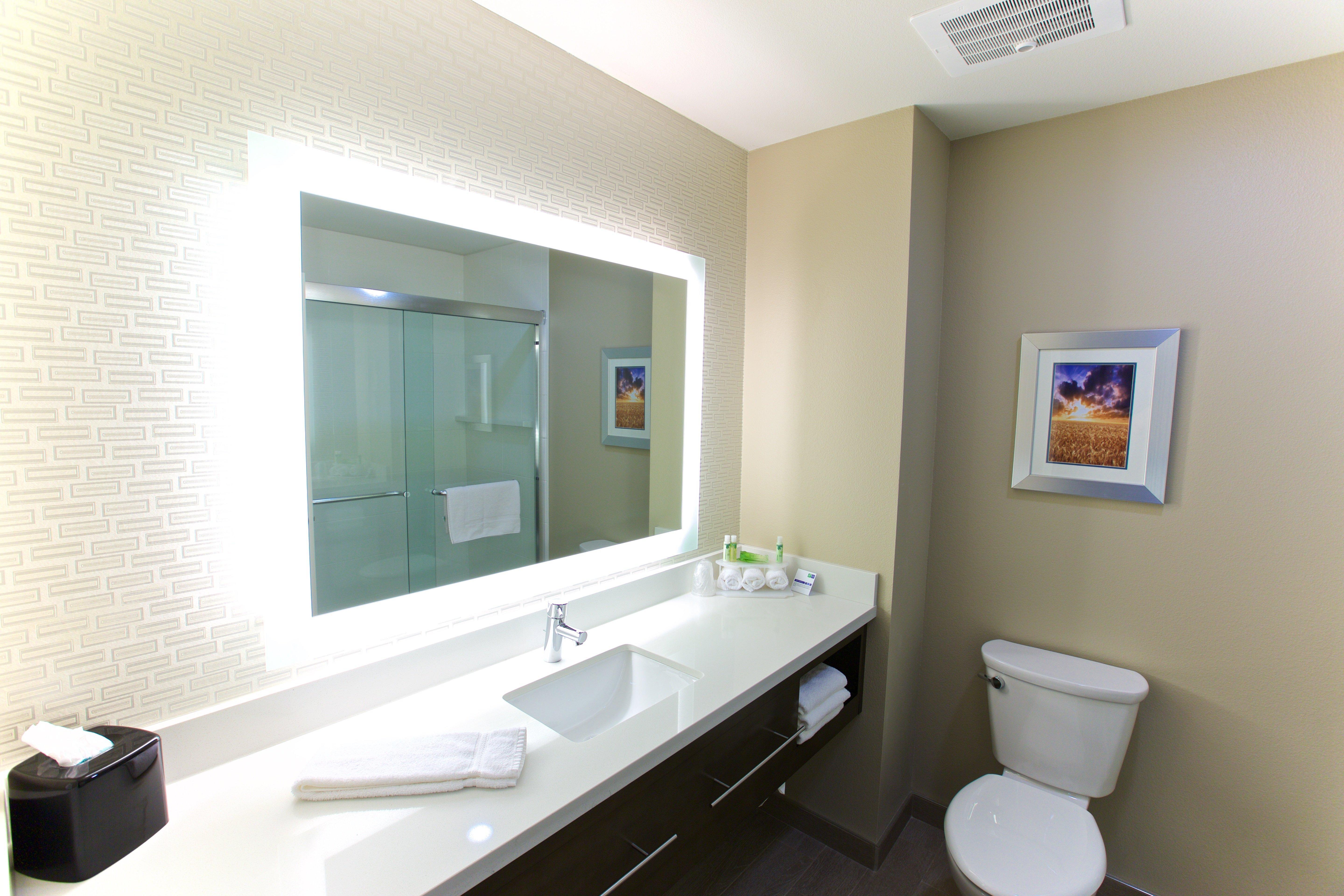 Holiday Inn Express Fargo Sw I94 Medical Center, An Ihg Hotel Extérieur photo