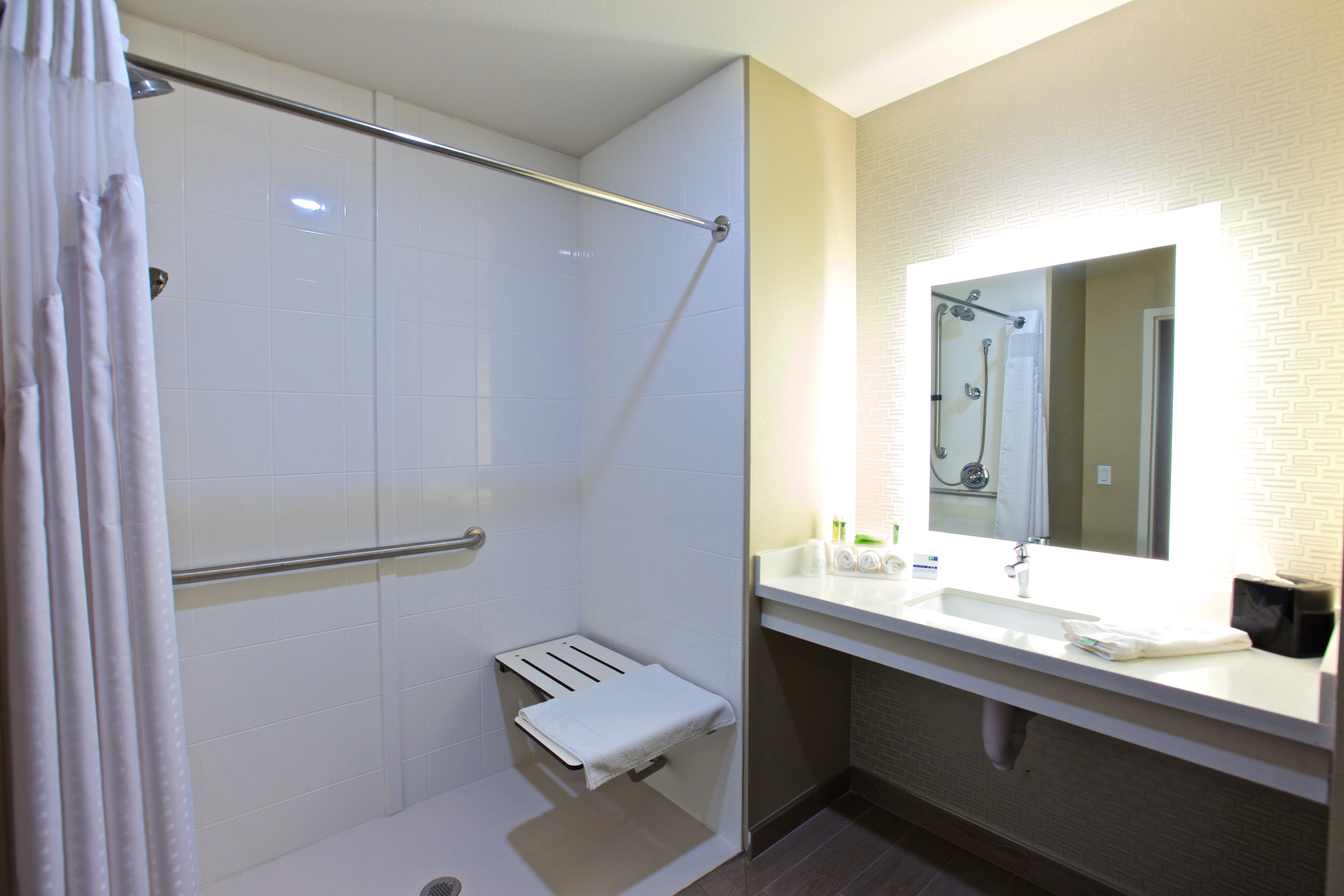Holiday Inn Express Fargo Sw I94 Medical Center, An Ihg Hotel Extérieur photo