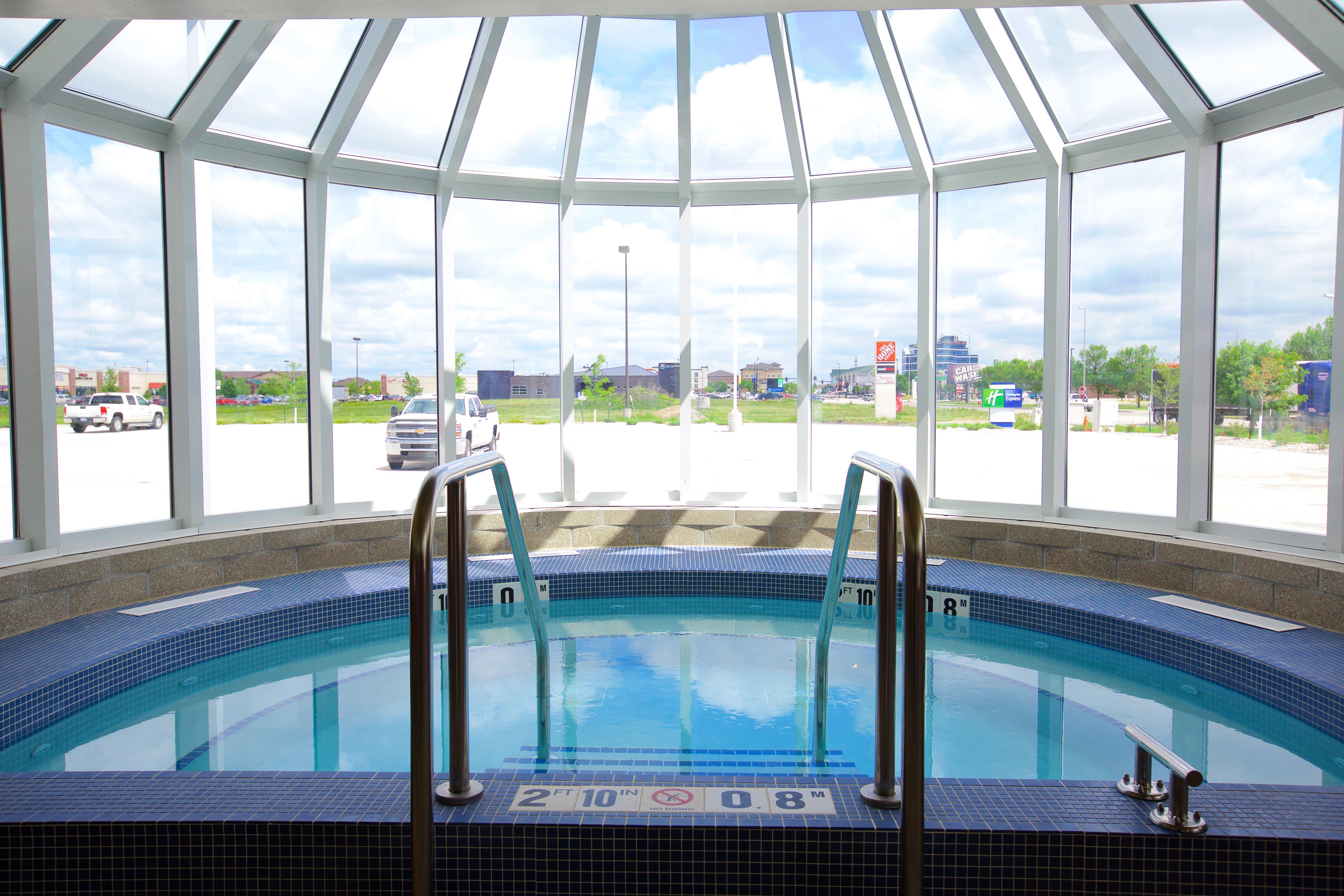 Holiday Inn Express Fargo Sw I94 Medical Center, An Ihg Hotel Extérieur photo