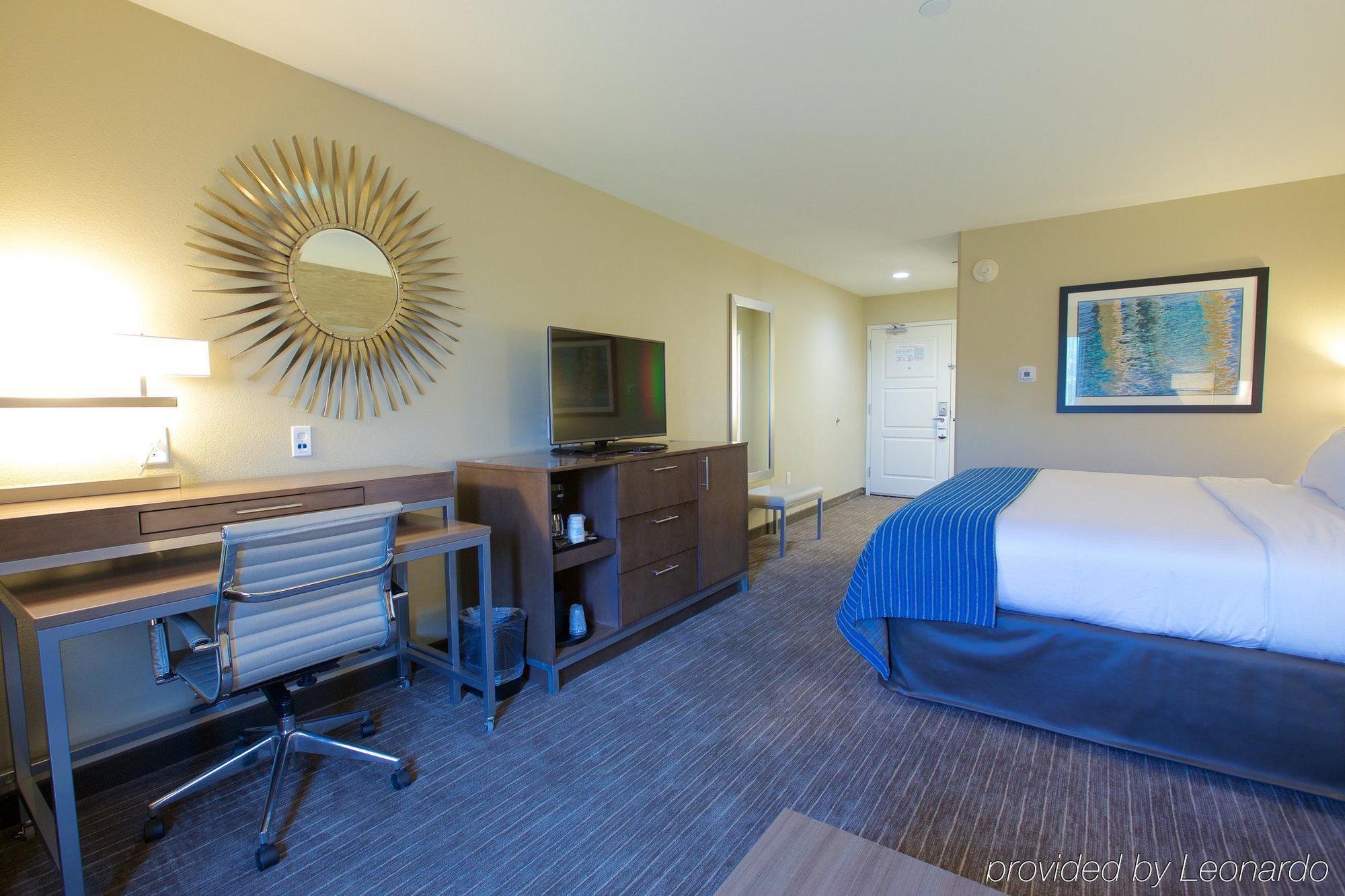 Holiday Inn Express Fargo Sw I94 Medical Center, An Ihg Hotel Extérieur photo