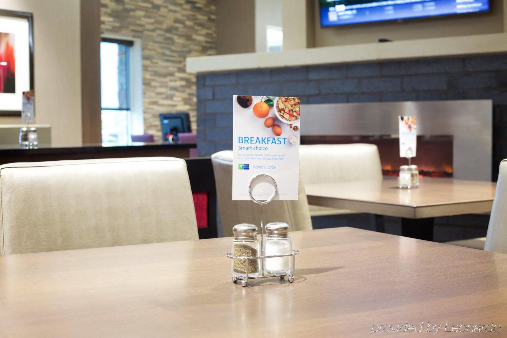 Holiday Inn Express Fargo Sw I94 Medical Center, An Ihg Hotel Extérieur photo